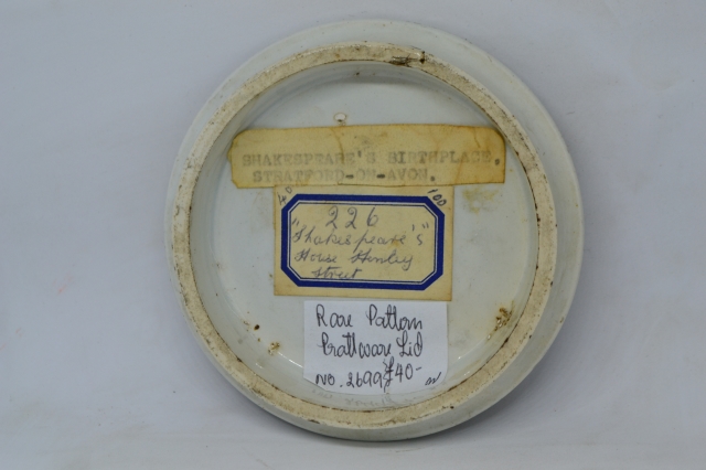 Prattware Lid 'Shakespeares Birthplace'.