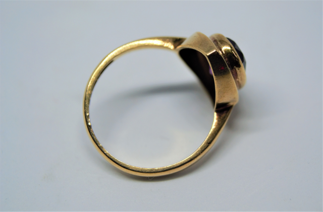 A 9ct Gold Amethyst Ring.