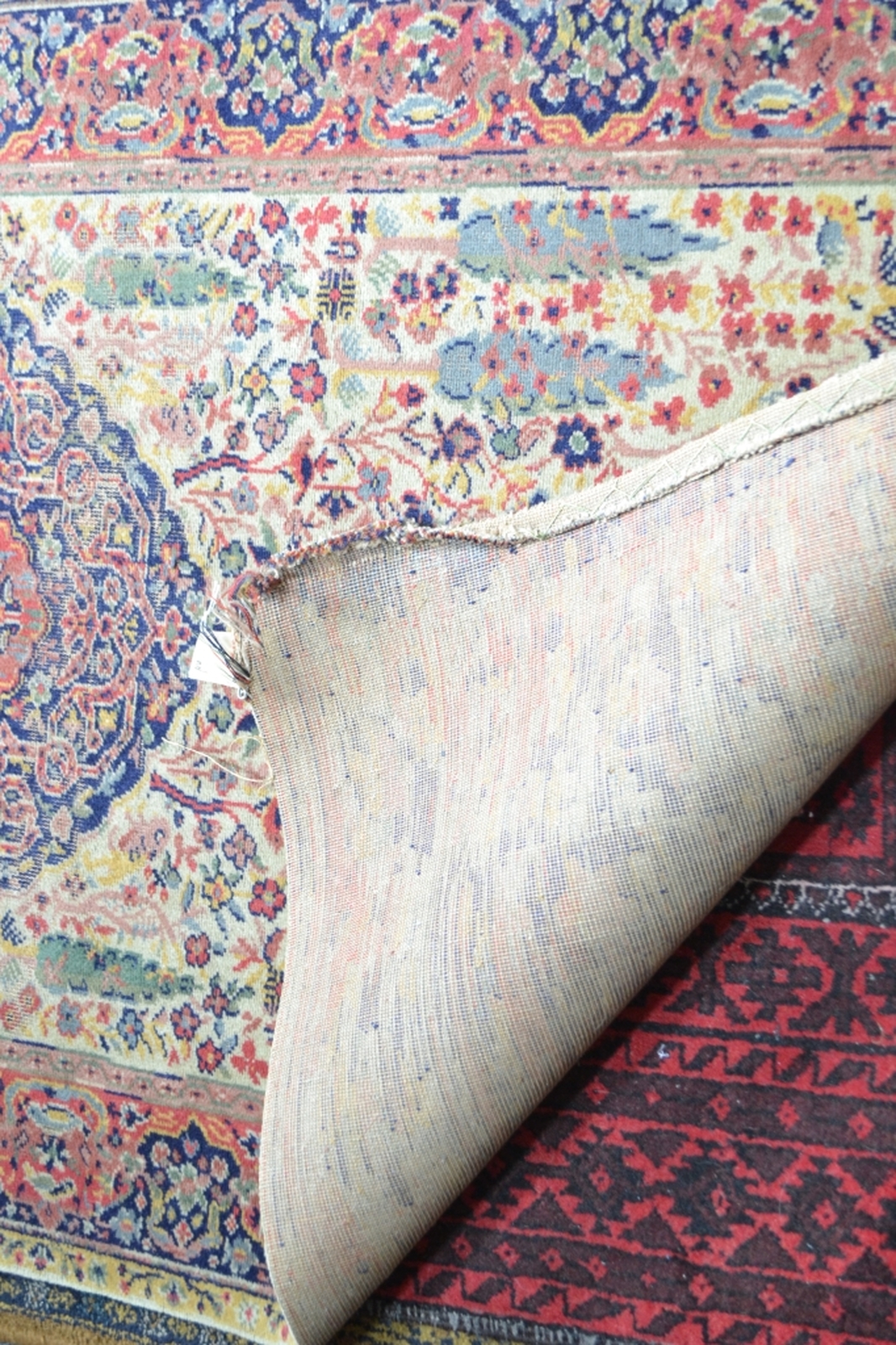 Saruk Style Middle Eastern Carpet.