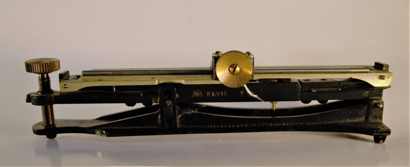 20th Century Indian Pattern Inclinometer by UIC no. B. 6946 with WD stamp.
