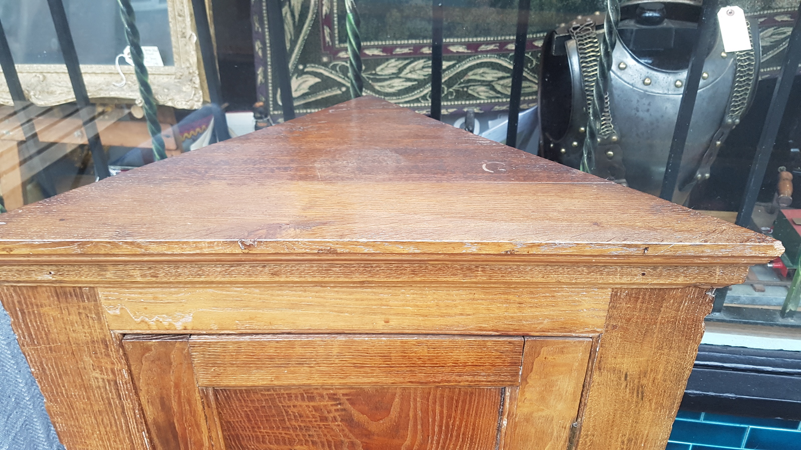 Georgian Oak Corner cupboard