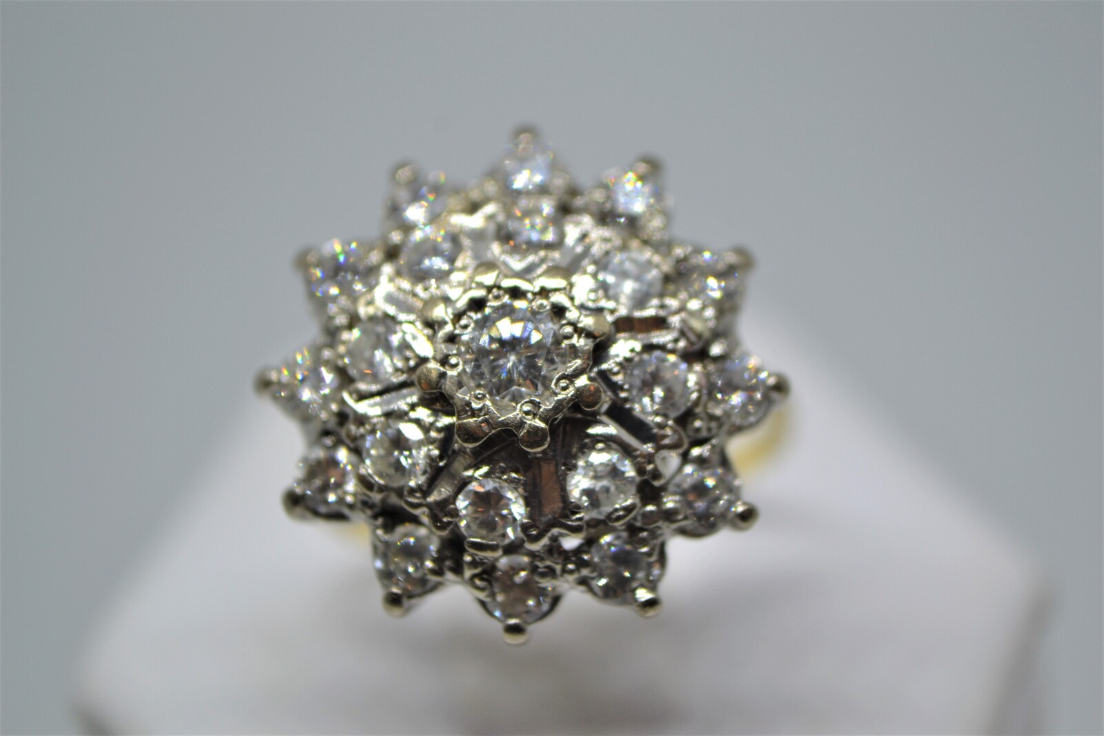 18ct Gold large Diamond Cluster Ring.