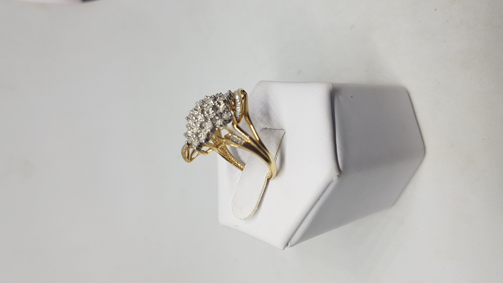 10 ct Gold And Diamond Cluster Ring