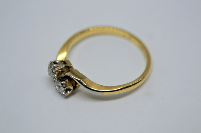 18ct Two Stone Diamond Ring.
