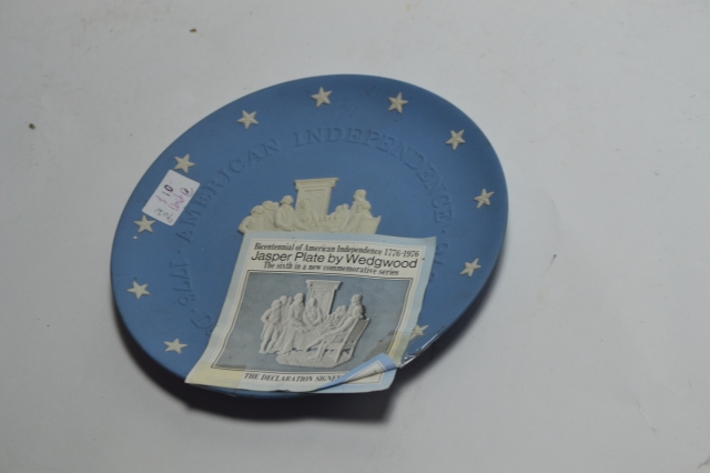 Wedgewood Plate Marked 'Declaration Signed 1776'.