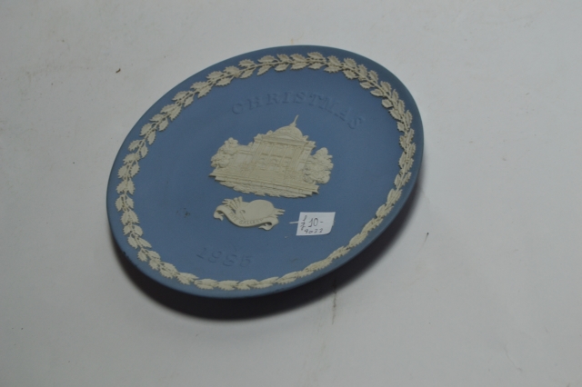 Wedgewood Plate 'Christmas 1975'.