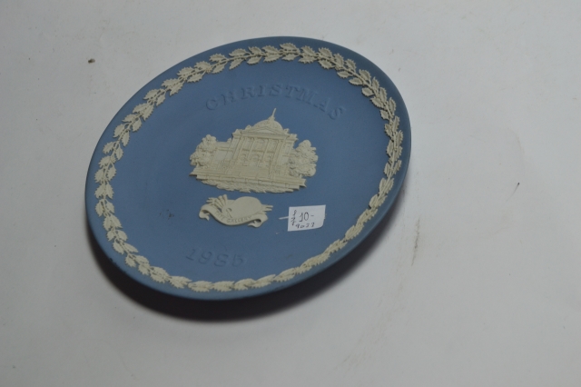 Wedgewood Plate 'Christmas 1975'.