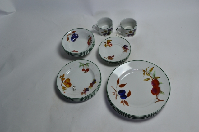 Royal Worcester Dinner Set